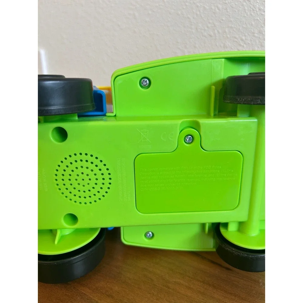 Fisher Price Little People Friendly Passengers Train Blue‎ Engine Trailer